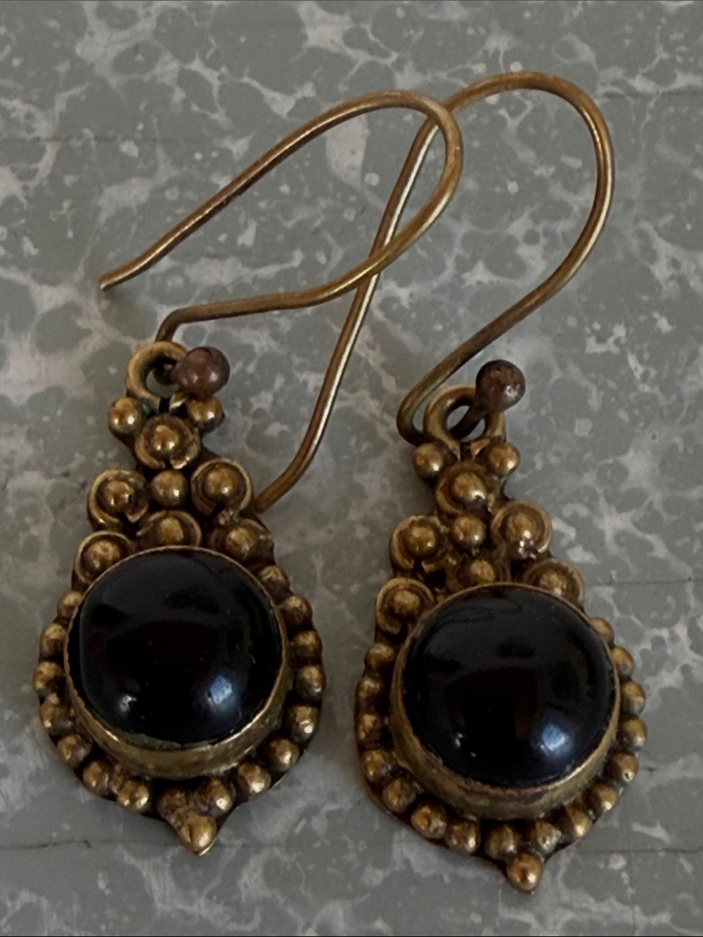 Vintage Black Onyx Cabochon Gold Tone Ornate Drop Earrings